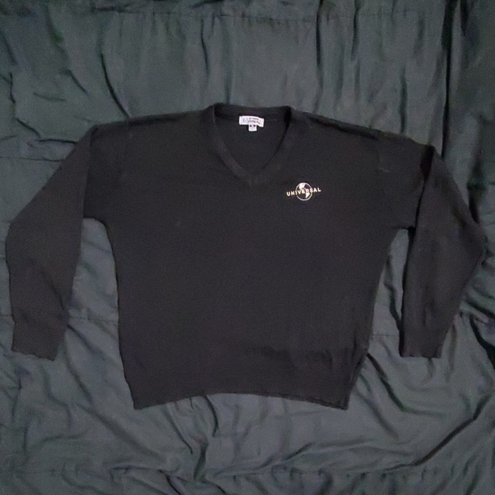 Universal Studios sweater v neck